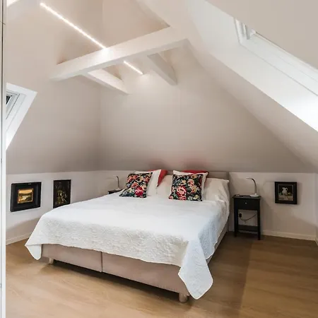 Himmel & Hoellerl Apartment